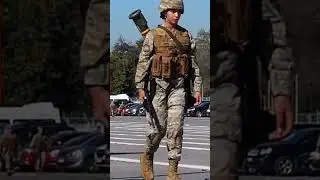 Hermosa Mujer Militar de Chile Poderosa junto a su AT4 #military #girl #army #foryou #beautiful