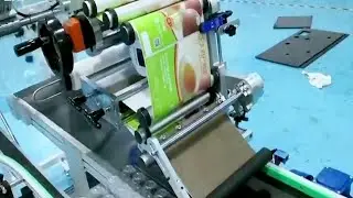egg boxes feeding labeling machine automatic sticker labels corner labeller etiquetadora de cartones
