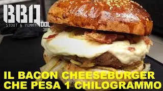 La felicit&agrave; &egrave; un hamburger da un chilo al barbecue. O meglio: un bacon cheeseburger!