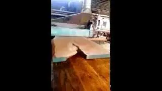 Planing Big Wood Slabs