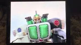 Gaoranger gaoking and gaomuscle attacking Gaoranger