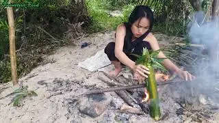 Beautiful Girl Catch Big Crabs at River and Boil Crabs In Bamboo Tube very Delicious