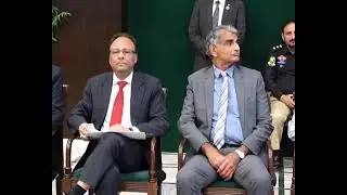 Interim CM orders inclusion of poverty-stricken mothers of Karachi in social protection program