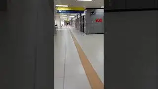 Beginilah suasana awal pekan Senin pagi distasiun LRT Cawang #stasiunlrt  #stasiuncawang #keretalrt