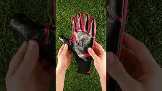 Glove opening: adidas Predator Pro Stealth Victory Pack #goalkeeper #adidasgloves #adidas