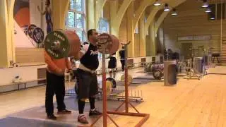 650 lb x 5 Barbell Back Squat with Excellent Form - This guy is a beast!
