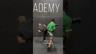 How to defend a back kick #tutorial #combatsport #kick #backkick #martialarts  #training #kickboxing