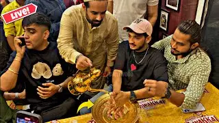 Munawar Faruqui arrives for Iftar Dinner at Mohammad Ali Road | Crazy Crowd