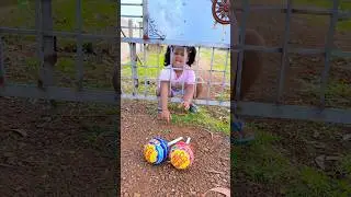 Funny baby girl trying to get lollipop 🍭 🤗🤣 #shorts #funnyvideo #trending #funny