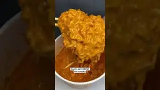 HOW TO MAKE THE MOST DELICIOUS CHEESY RAMEN... #shorts #viral #satisfying