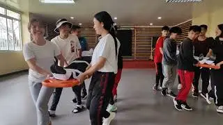 Proper lifting of casualty using spineboard