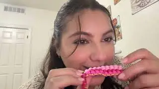 asmr WHATS IN MY BAG👛✨ tapping, scratching, mouth sounds, etc💋💗
