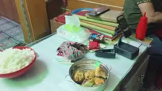 আজ আমাদের খাই খাই পার্টি চলছে 