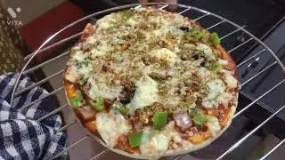 Ghar par pizza kese banay....Made by Zeba The chef #pizza #homemade