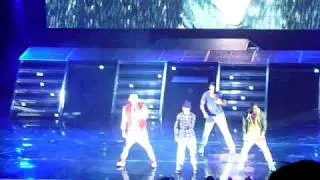 JLS - Umbrella (Live at Hammersmith Apollo)
