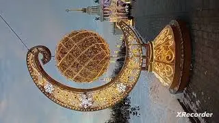 В парке ВДНХ.