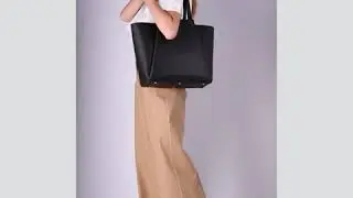New Pyramid Bag in black