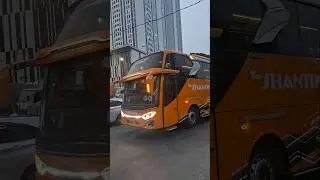 angkatan sore dari cikarang #shorts #shortsyoutube #bus #shantika #garudamas #shortsviral #busakap