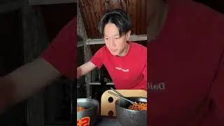 Deze Pittige Noodles Waren TE HEET Voor @vietj3😰 (hij heeft het niet overleefd)