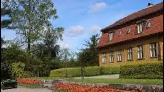 T&oslash;yen Hovedg&aring;rd is a historic manor house located in the T&oslash;yen neighborhood of Oslo, Norway