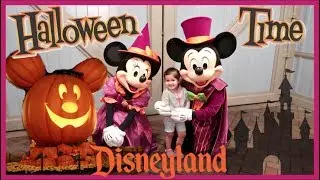 2017 Halloween time at Disneyland + California Adventure! | Disney Vlog Day 1!