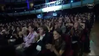 Julieta Venegas & María de Medeiros - Metaforfosis Ambulante