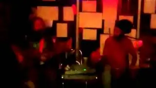 Mike Love & Sam Ites (Ao Vivo em Hilo Town Tavern)