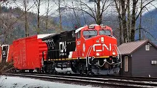 Brand Shiny New ET44AC Pulls Unique CN A416 Thru Harrison Mills, British Columbia