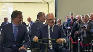 Van Vollenhoven opent nieuw DAF Museum