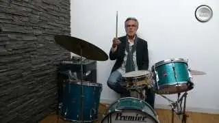Willy Ketzer testet die O&acute;Brian Snare Drum
