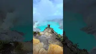 📍Ijen Crater, East Java, Indonesia #volcano #hikingtheglobe