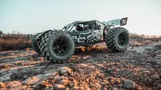 Losi Tenacity DB Pro Dirtpark Action