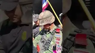 #ThaiSoldiers Heartwarming images after the ceasefire.