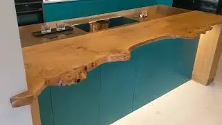 unrepeatable oak breakfast bar in the kitchen