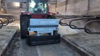 Scrapenser Flip 5' Galvanised and Moulton Flip Scraper