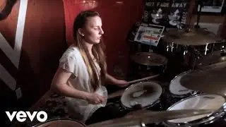 VEVO - You Play Like A Girl (Misia)
