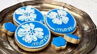 How To Decorate Cookies with Wet on Wet Royal Icing Technique, Mother's Day Flower Cookies