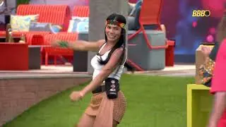 O Mercado Livre testou os brothers com um Jogo da Mem&oacute;ria gigante no gramado! #BBB26