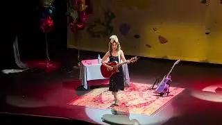 Laurie has a Pig on her Head, Laurie Berkner Live 2024 Beverly Massachusetts