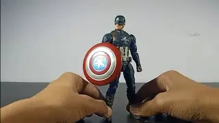 10 poses you can try for your Marvel Legends Captain America.