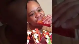 ummmm 🌮 #tacos #taco #crunchy #crunchyasmr #crunchysounds #cruncheating #crunchtime #crunchysound