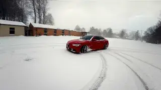 Giulia Q4 drifting in snow