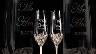 Custom Wedding Flutes by Elena Honch #wedding #gift #engraving