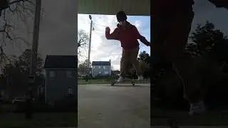 Ankle roll! 100 like heelflip goal