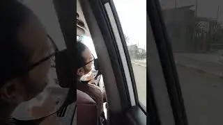 মসজিদ থেকে নামাজ পড়ে ফেরার পথে সৌদি আরবের বাসস্থানের একটি ভিডিও ফুটেজ 