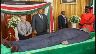 Daniel arap Moi: Kenya mourns 'iconic leader'