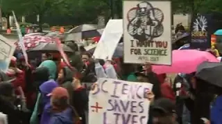 Thousands Brave Rain at Washington Science March