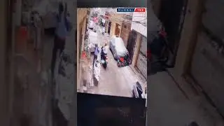 Delhi Mom Fight's Back to Save her Girl Child from Kidnappers