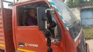 lady driver eicher  truck back driving#automobile #allrounderdriver