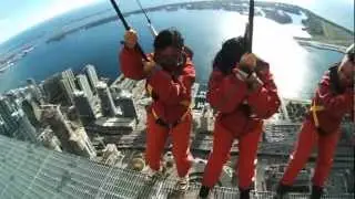CN TOWER EDGE WALK - My sister's crazy birthday adventure
